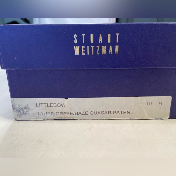 Stuart Weitzman Classic Pumps, Little Bow, Taupe Crepe,‎ patent heel, size 10 - Picture 2 of 10